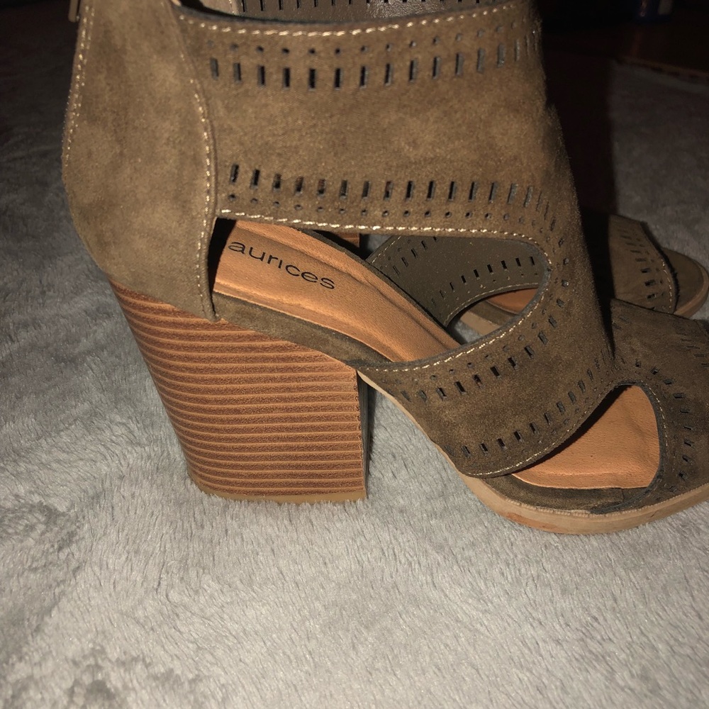 High healed shoe